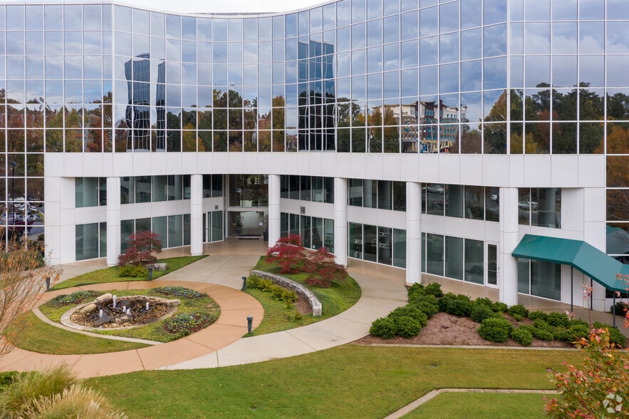 More Photos Of 4360 Chamblee Dunwoody Rd, Atlanta Office For Lease