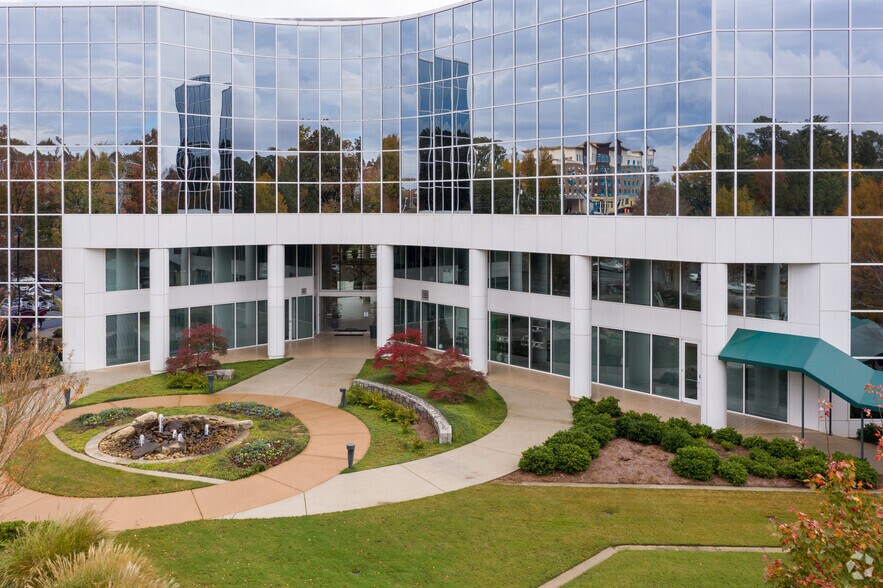 More Photos Of 4360 Chamblee Dunwoody Rd, Atlanta Office For Sale