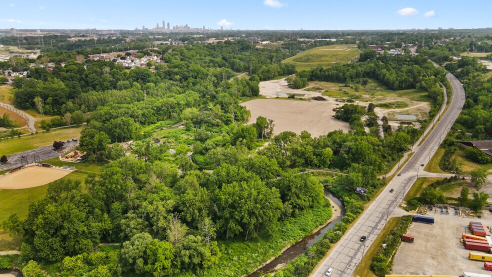 More Photos Of 5000 Warner Rd, Garfield Heights Land For Sale