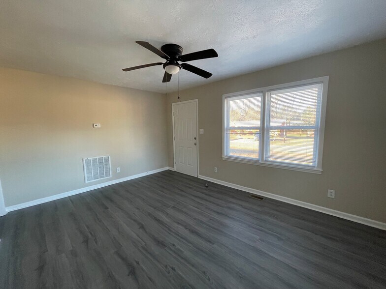 More Photos Of 4942-4959 Fieldcrest Dr, Fayetteville Apartments For Sale