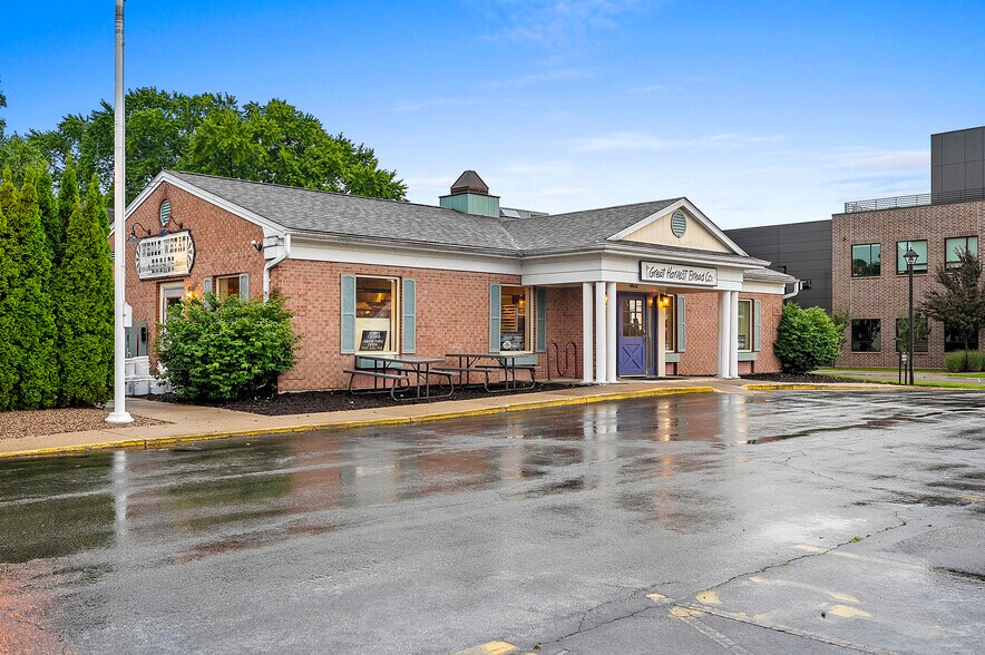 More Photos Of 802 George St, De Pere Freestanding For Sale