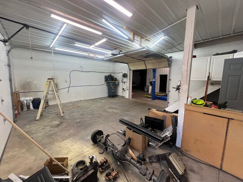 More Photos Of 380 S Main St, De Graff Light Manufacturing For Sale
