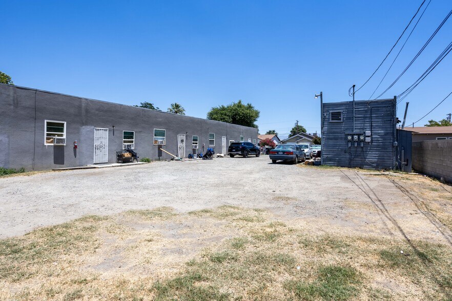 More Photos Of 113 Hopkins Ave, Bakersfield Apartments For Sale