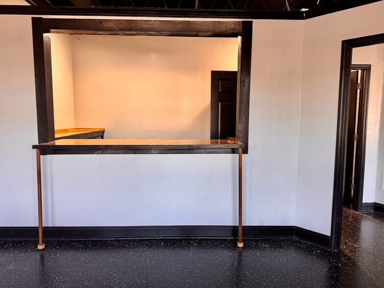 More Photos Of 6254 Memorial Dr, Stone Mountain Storefront Retail Office For Lease