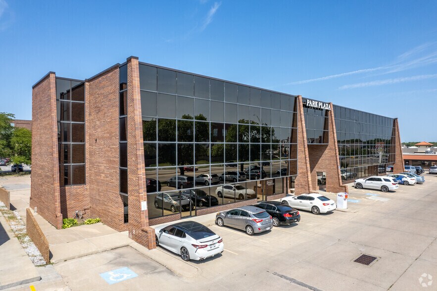 Primary Photo Of 301 S 70th St, Lincoln Office For Lease