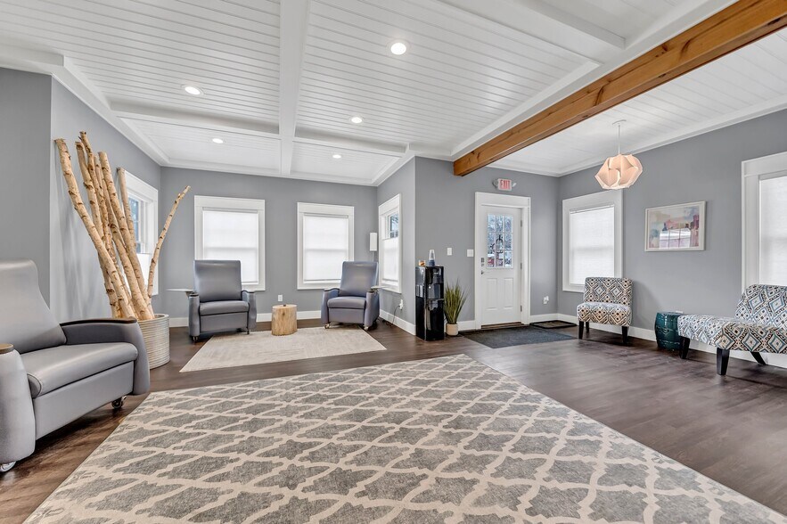 More Photos Of 6576 E Quaker St, Orchard Park Freestanding For Sale