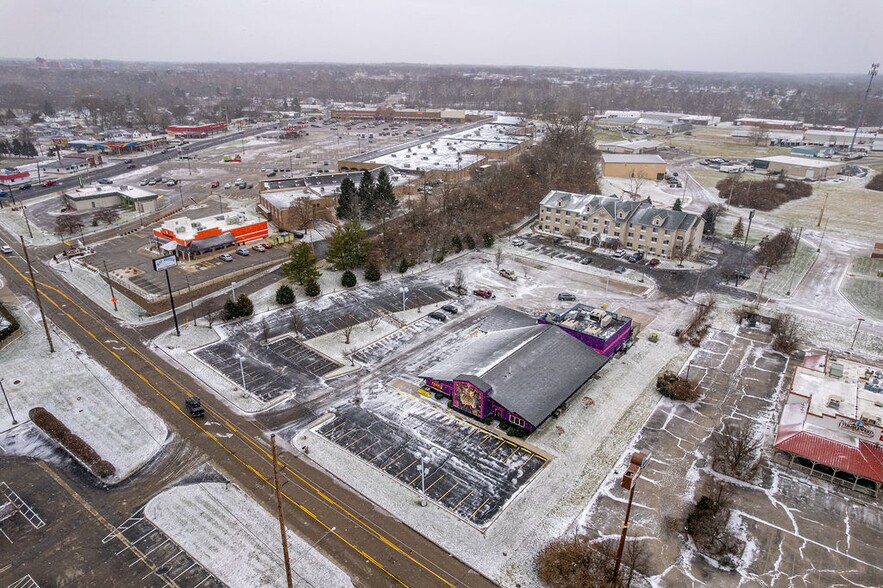 More Photos Of 1805 W 1st St, Springfield Restaurant For Lease