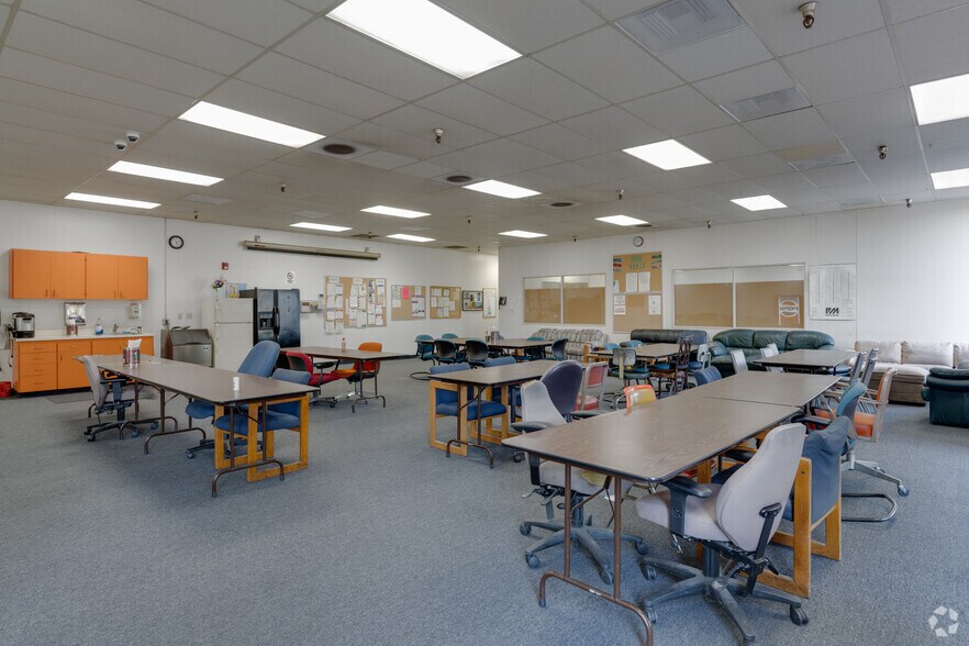 More Photos Of 1880 SW Merlo Dr, Beaverton Warehouse For Lease