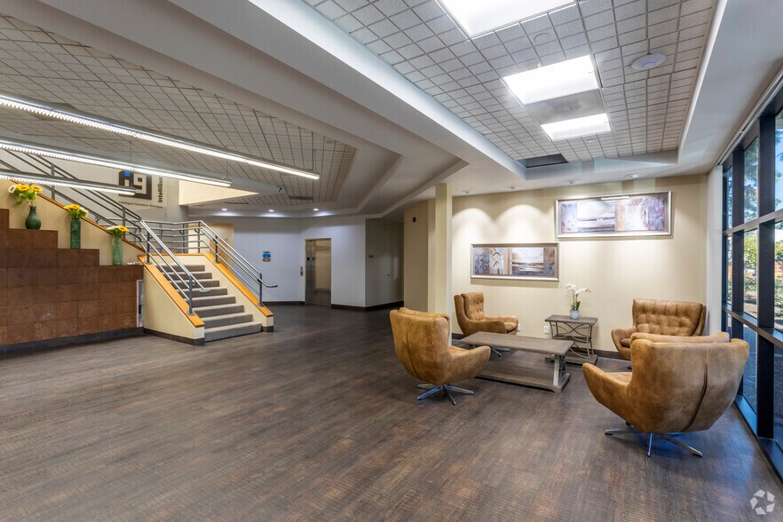 More Photos Of 12220 World Trade Dr, San Diego Flex For Sale