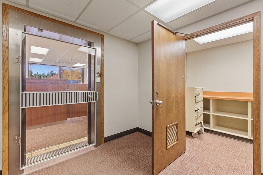 More Photos Of 5513 Highway 2, Priest River Bank For Lease