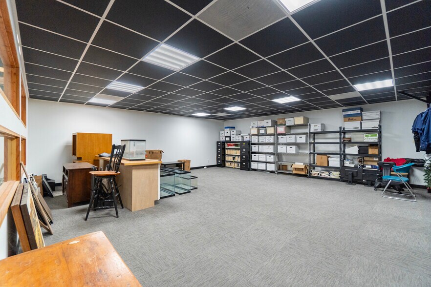 More Photos Of 6568 Babcock Rd, San Antonio Flex For Lease