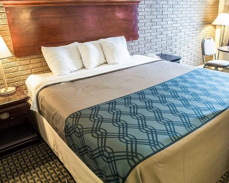 More Photos Of 5025 Market St, Wilmington Hotel For Sale