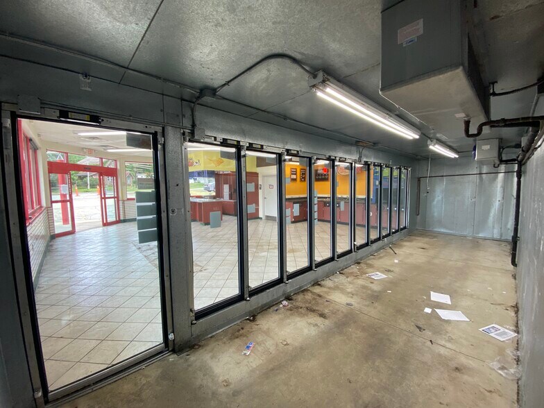 More Photos Of 516 W Liberty St, Wooster Service Station For Sale