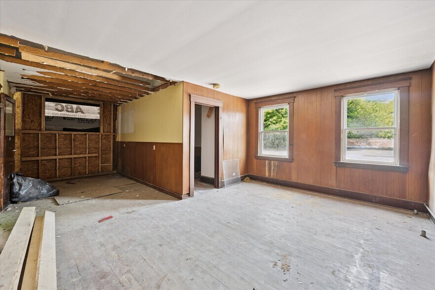 More Photos Of 5505 Lorain Ave, Cleveland Storefront Retail Residential For Sale