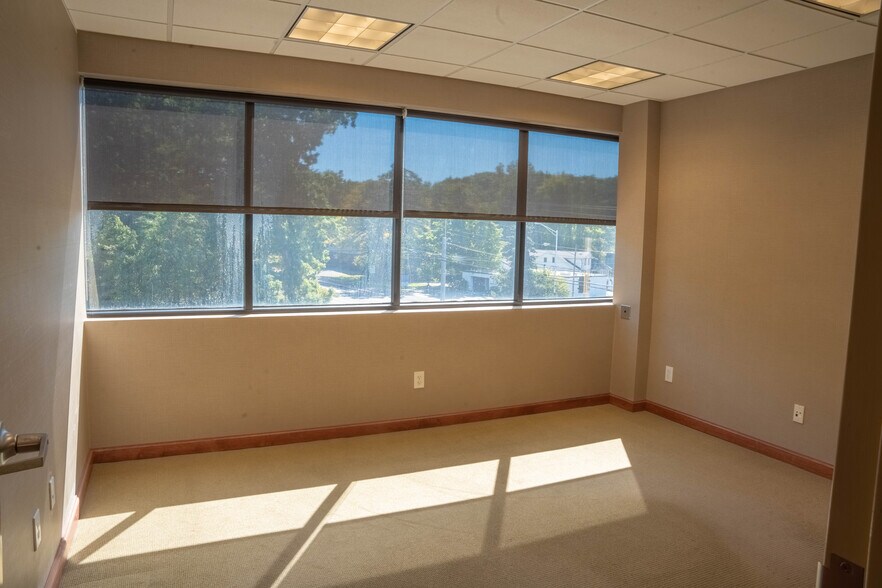 More Photos Of 1021 Watervliet Shaker Rd, Schenectady Office For Lease