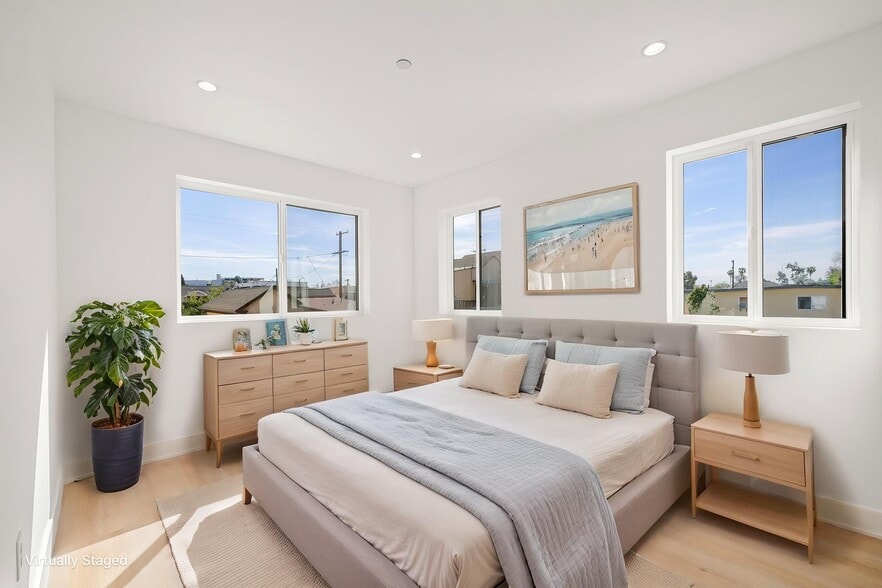 More Photos Of 1933 Magnolia Ave, Los Angeles Apartments For Sale