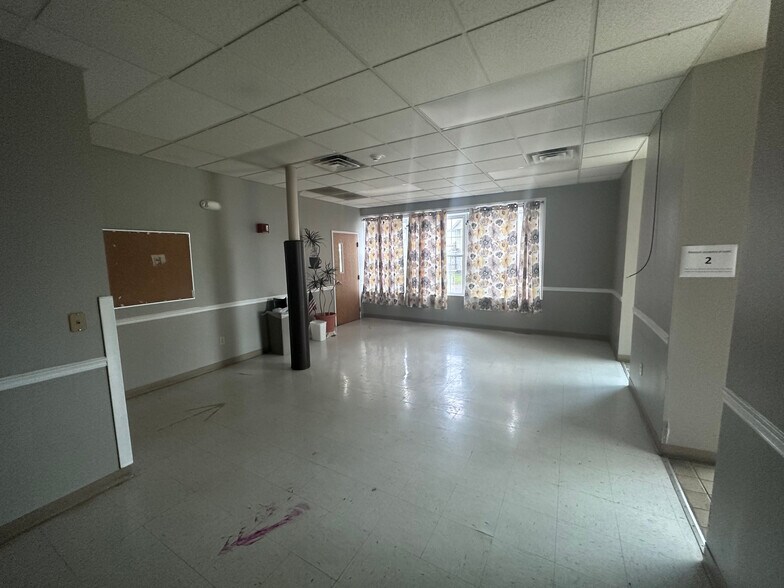 More Photos Of 314 Park St, Fulton Office For Sale