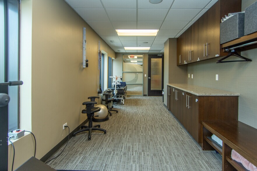 More Photos Of 7300 France Ave S, Edina Medical For Lease