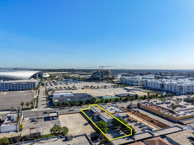 More Photos Of 945 S Prairie Ave, Inglewood Storefront Retail Office For Sale