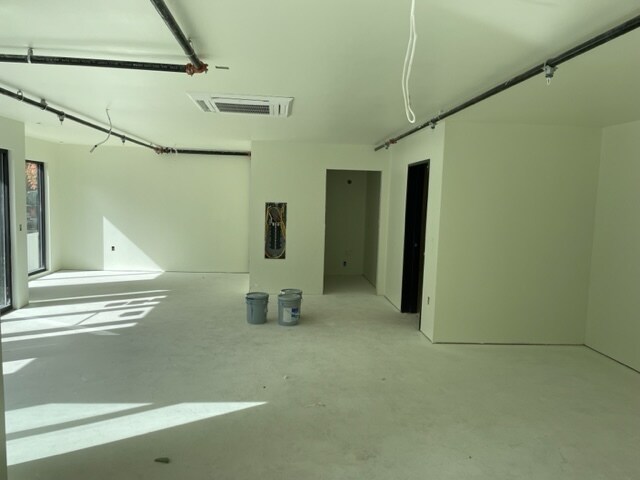 More Photos Of 144 SW Crowell Way, Bend Apartments For Lease