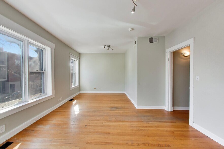 More Photos Of 2114 W Roscoe St, Chicago Storefront Retail Residential For Sale