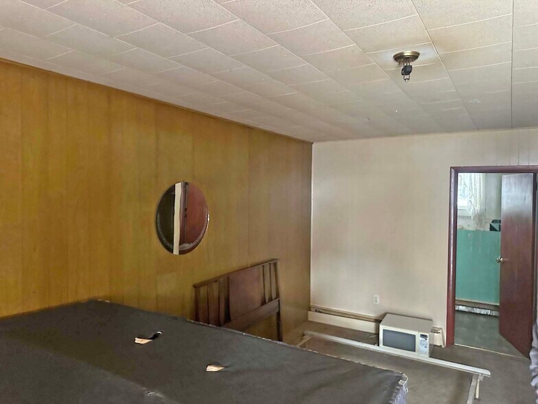 More Photos Of 982 W Center St, Sheppton Bar For Sale