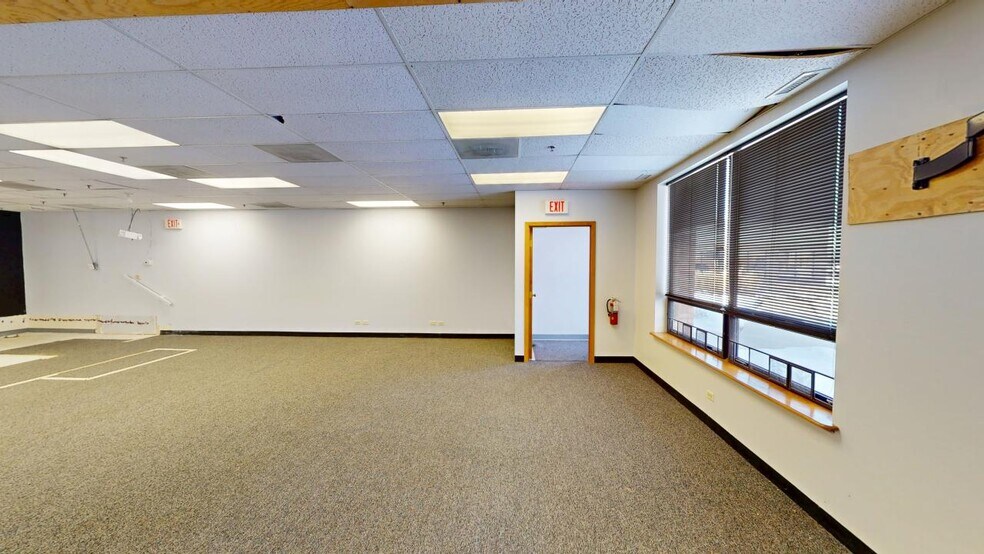 More Photos Of 3115 N Wilke Rd, Arlington Heights Medical For Sale