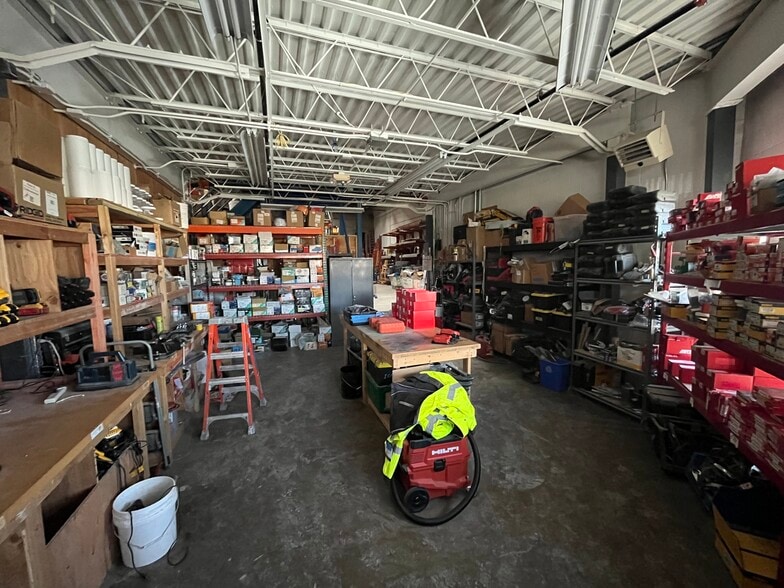 More Photos Of 108 Clematis Ave, Waltham Unknown For Lease