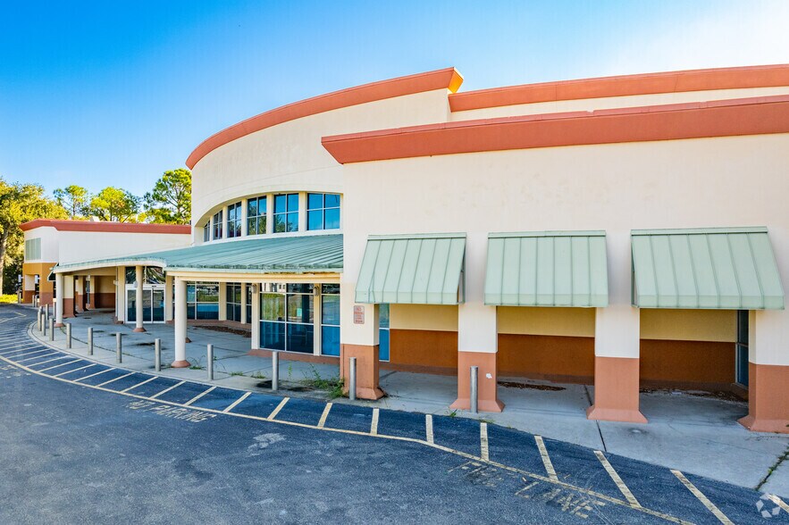 More Photos Of 17605 Bruce B Downs Blvd, Tampa Supermarket For Lease
