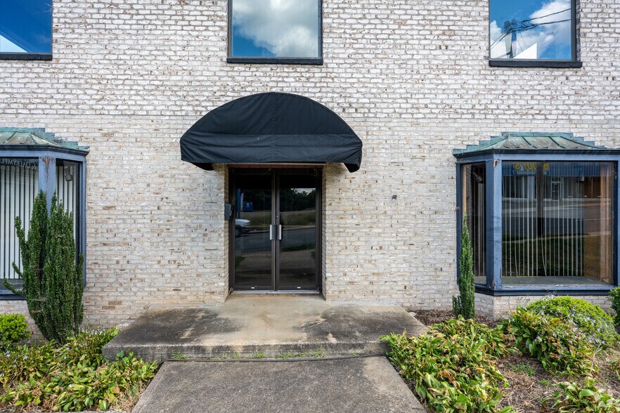 More Photos Of 5200 Fort Ave, Lynchburg Office For Sale