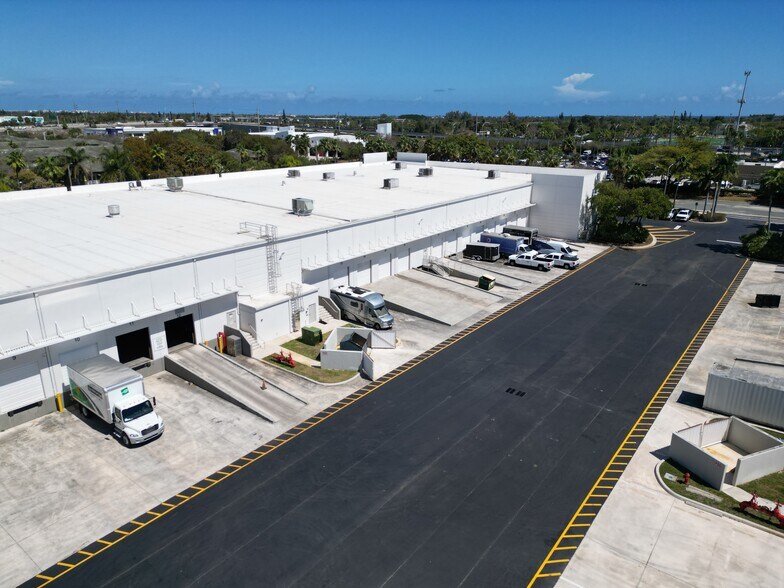 More Photos Of 2049 High Ridge Rd, Boynton Beach Industrial For Lease