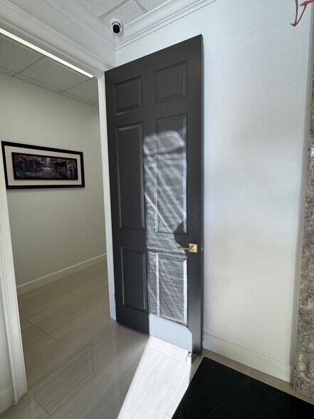 More Photos Of 15429 N Florida Ave, Tampa Medical For Lease