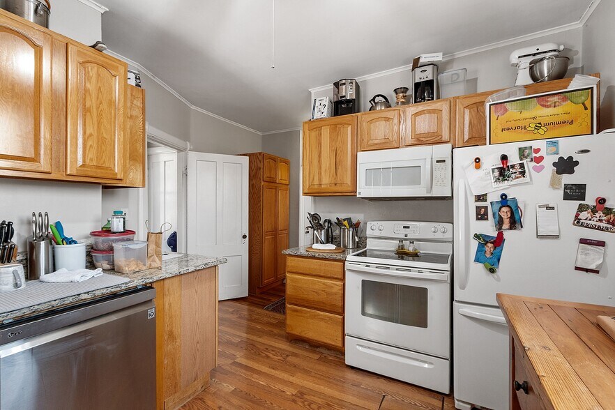 More Photos Of 58 Oliver St, Fitchburg Office Residential For Sale