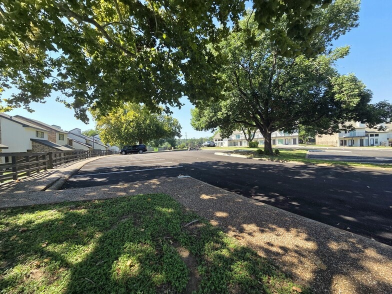 More Photos Of 17578 Highway 105, Montgomery Hotel For Sale