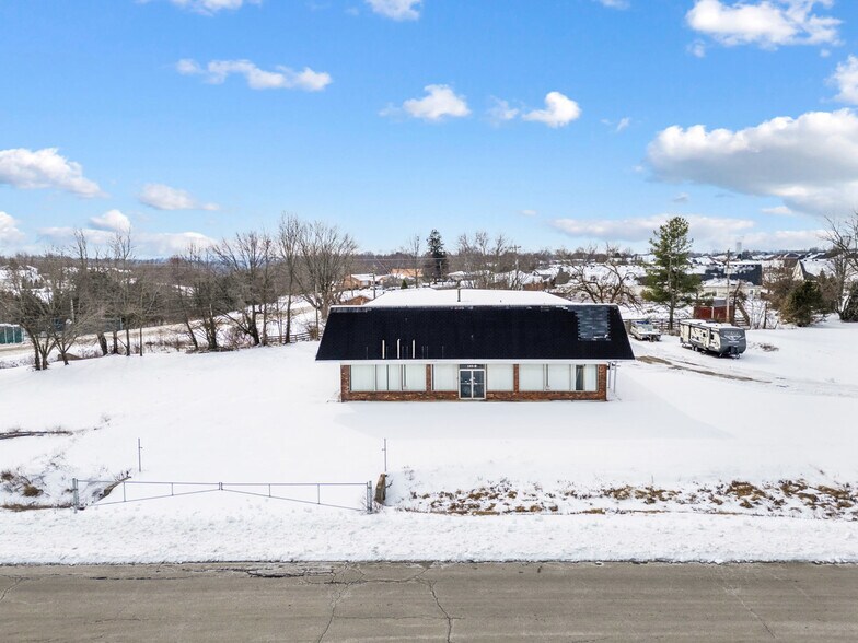 More Photos Of 149 Delaina Dr, Mount Washington Showroom For Sale
