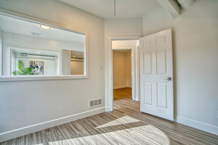 More Photos Of 1715-1717 Pearl Street, Boulder General Retail For Lease