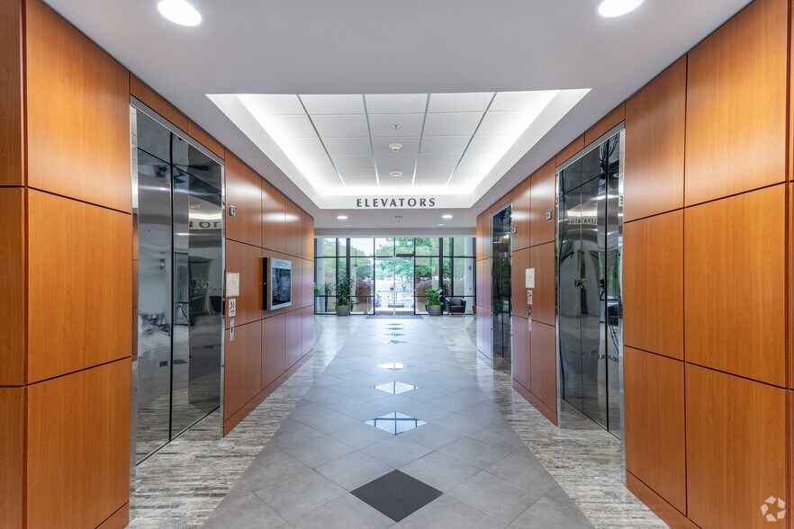 More Photos Of 6701 Carmel Rd, Charlotte Office For Lease