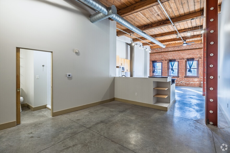 More Photos Of 1209 Washington Ave, Saint Louis Apartments For Lease