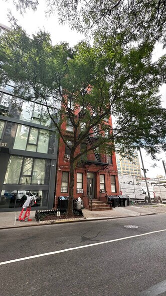 More Photos Of 544 W 49th St, New York Apartments For Sale