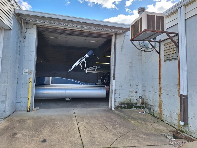 More Photos Of 200 Grand Ave, Clarion Warehouse For Lease