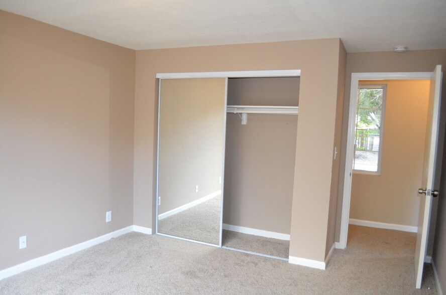 More Photos Of 5800 Valley Dr, Felton Apartments For Sale