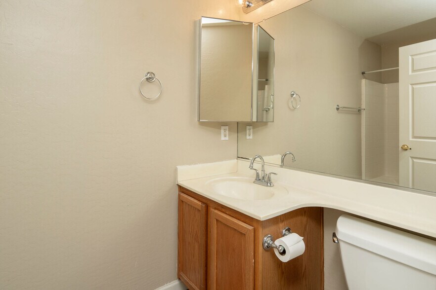 More Photos Of 6521 E University Dr, Mesa Apartments For Sale