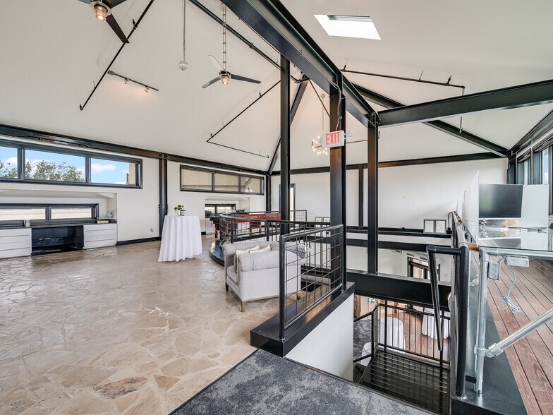 More Photos Of 6836 Bee Caves Rd, Austin Office For Lease