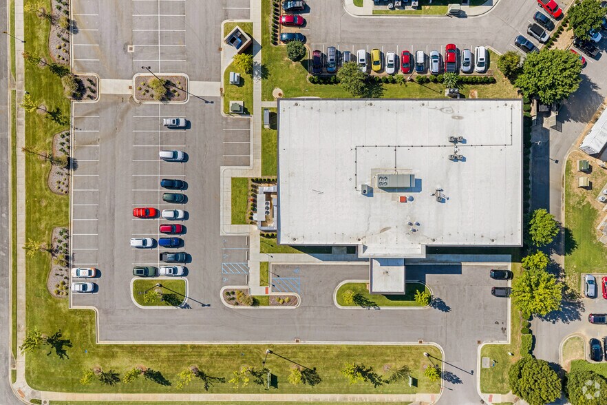 More Photos Of 8425 Wann Dr NW, Madison Medical For Lease