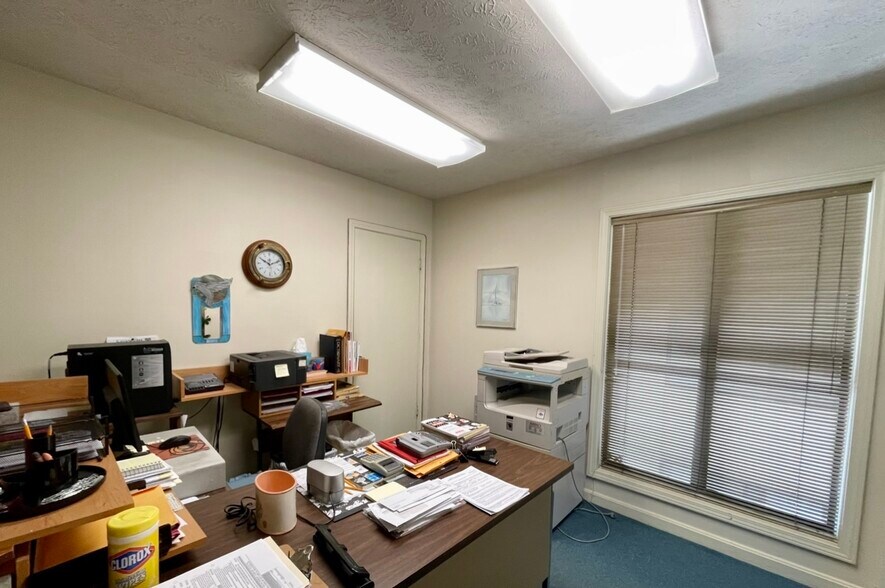 More Photos Of 351 Commercial Dr, Savannah Office Residential For Lease