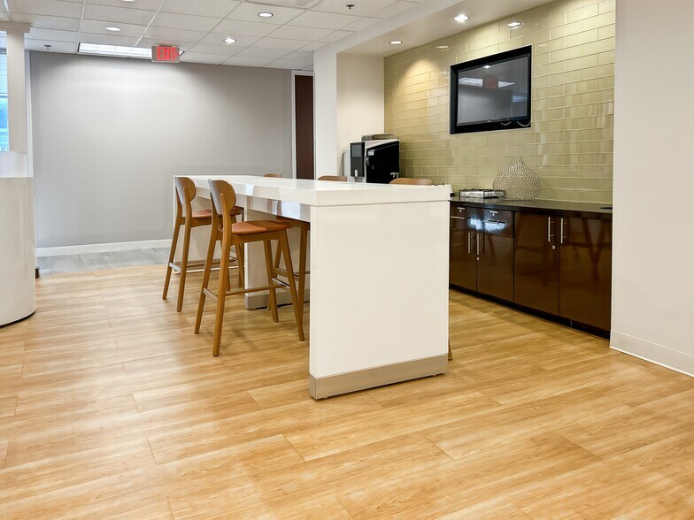 More Photos Of 260 Peachtree St NW, Atlanta Coworking Space