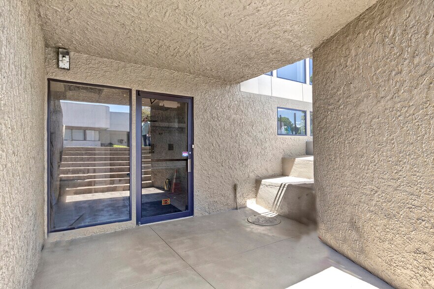 More Photos Of 24724 Lahser Rd, Southfield Office For Sale