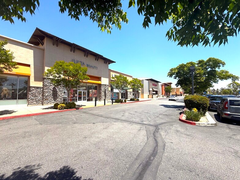 More Photos Of 12260 Foothill Blvd, Rancho Cucamonga Storefront For Sale
