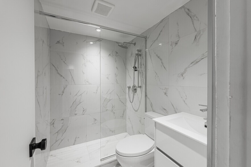 More Photos Of 2265 Av Madison, Montréal Apartments For Sale