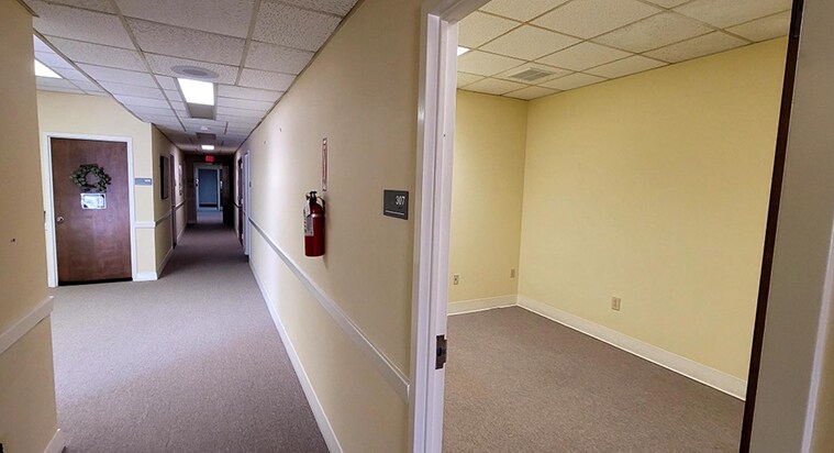 More Photos Of 201 N Main St, Farmville Office For Lease